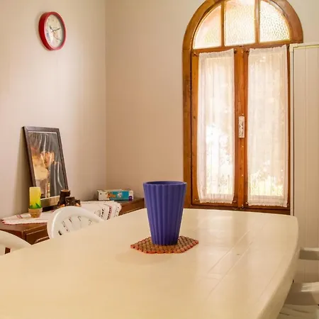 Detached House With Garden In Cesme