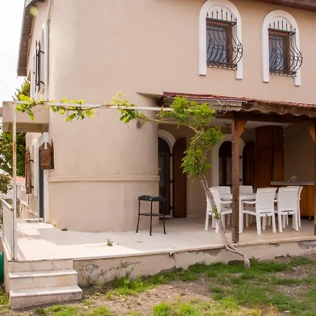 Detached House With Garden In Cesme 4*