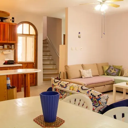 Detached House With Garden In Cesme Otel