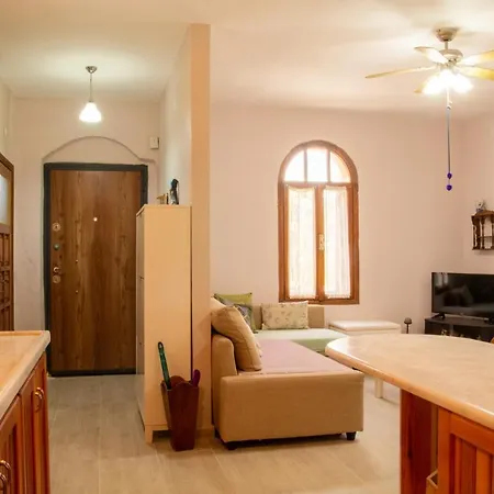 Otel Detached House With Garden In Cesme 4*